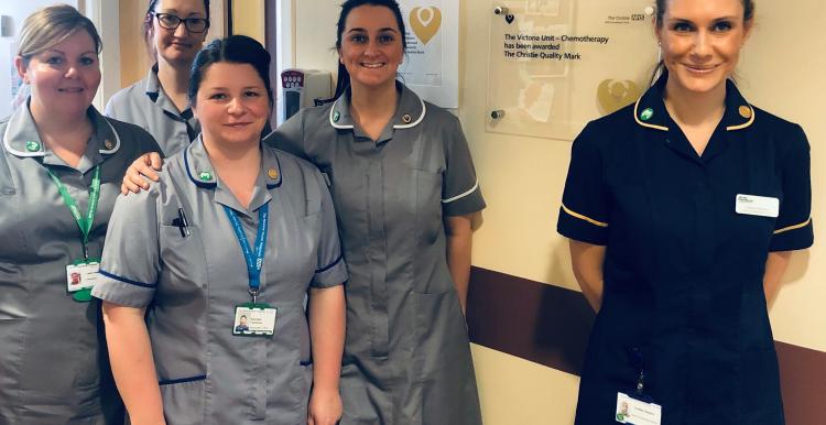 Lindsey Dawson and staff from the Ward F11 Haematology Unit team
